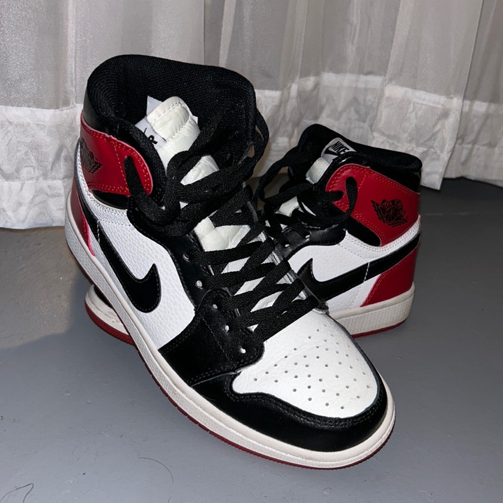 Red Nike air jordan 1 size 8 (new)